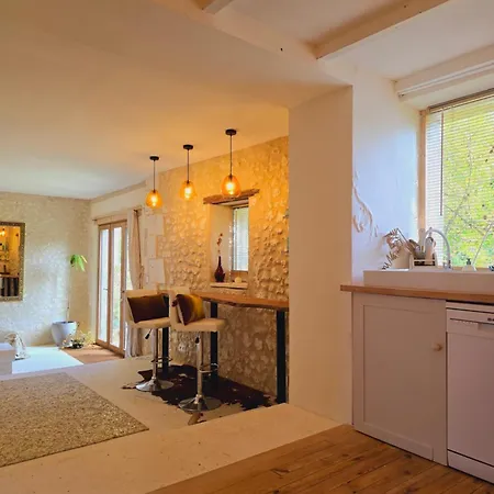 La Croix Дом отдыха Bouteilles-Saint-Sebastien