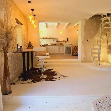 La Croix Дом отдыха Bouteilles-Saint-Sebastien