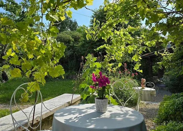 La Croix * Bouteilles-Saint-Sébastien